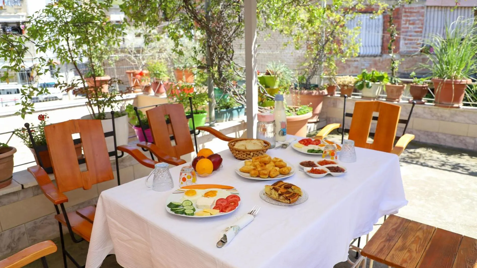 Jatroi Guesthouse ベラト