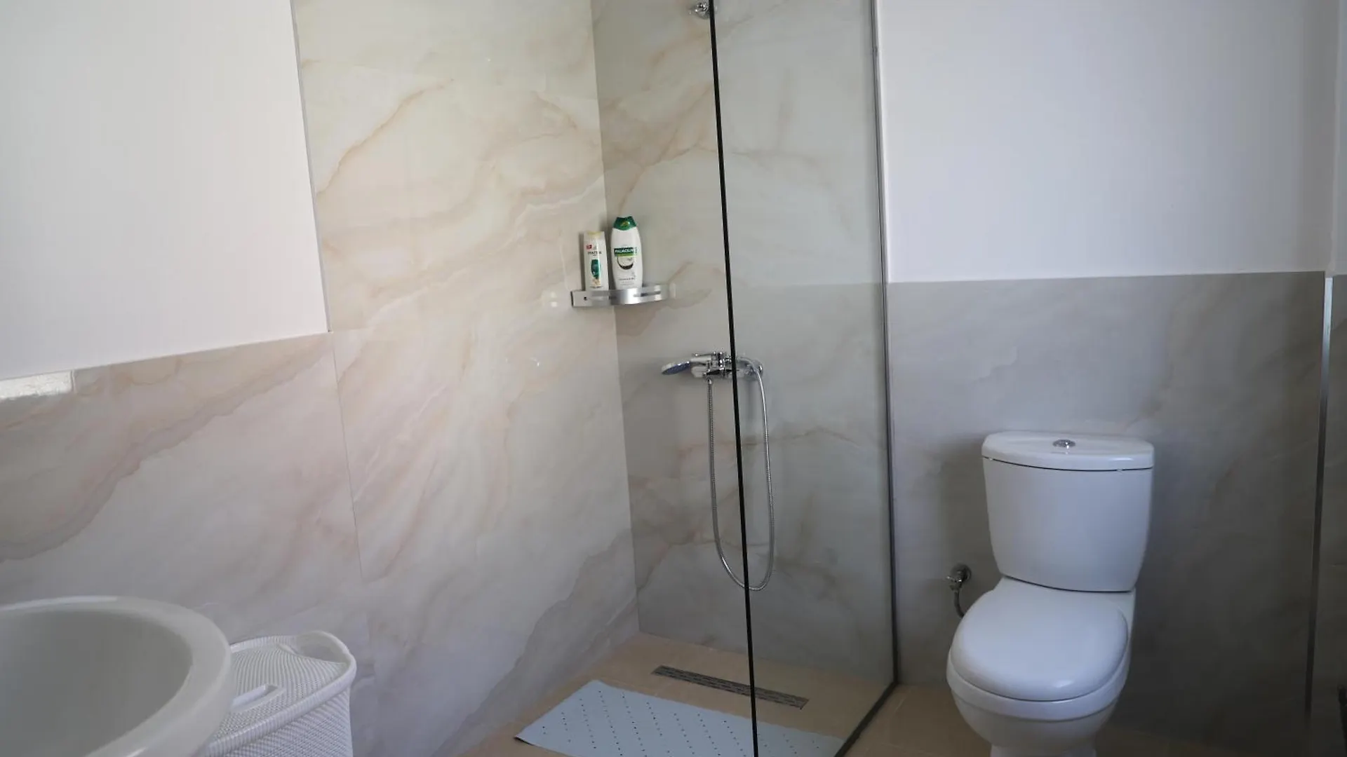 ゲストハウス Jatroi Guesthouse ベラト