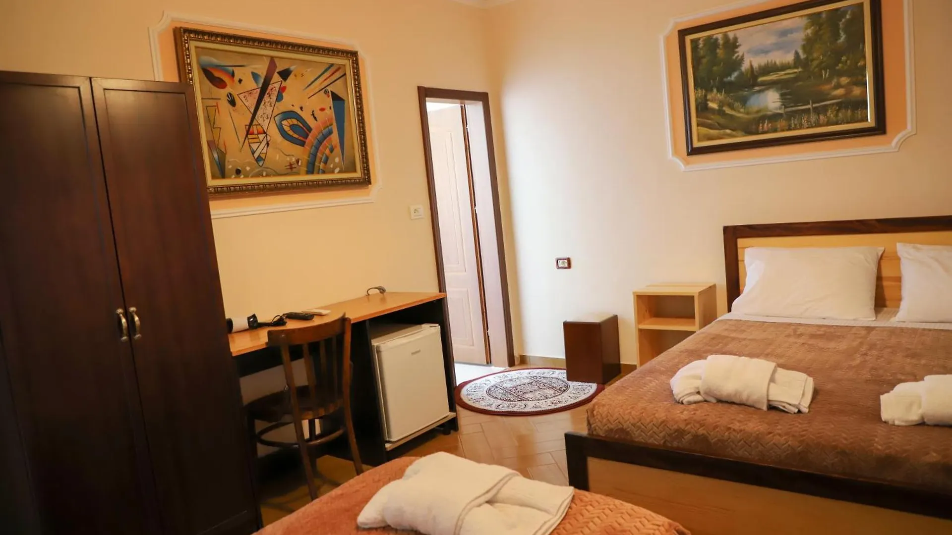 Jatroi Guesthouse ベラト